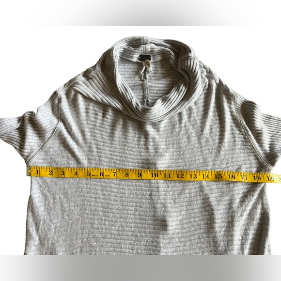 FREE PEOPLE We the Free Size S Ribbed Cowl Neck Gray Tunic Top Split Back Boho - Picture 10 of 14